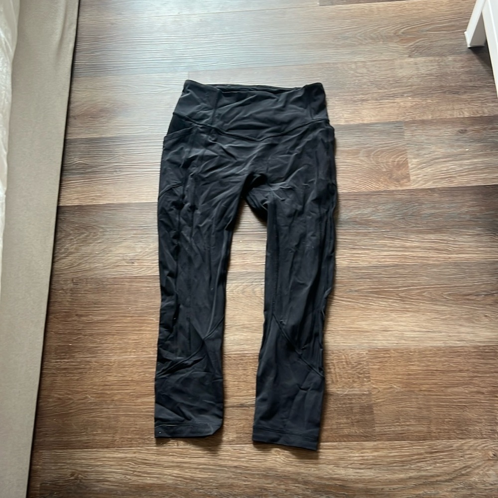 Lululemon compression crop